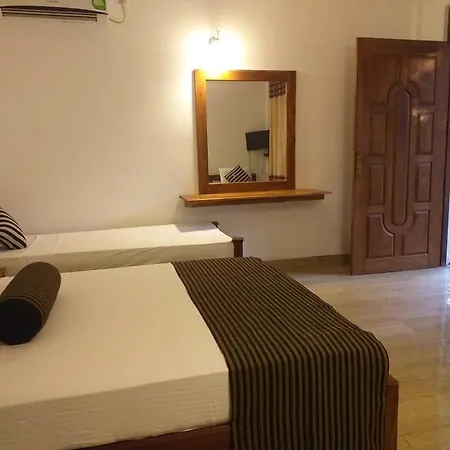 Isanka Lion Lodge Сигирия Экстерьер фото