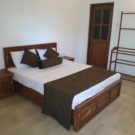 Isanka Lion Lodge Сигирия Экстерьер фото