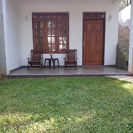 Isanka Lion Lodge Сигирия Экстерьер фото